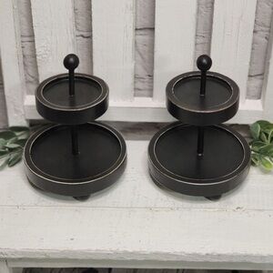 Mini black tiers / set of 2